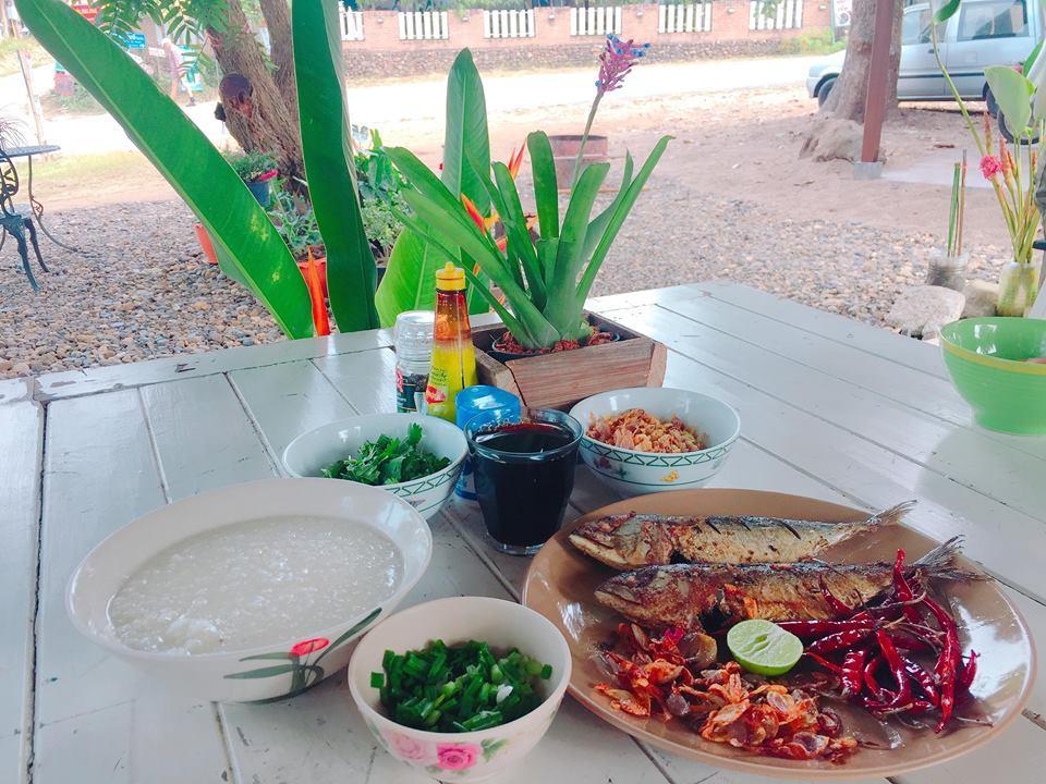 Slow Life Coffee Bar And Hostel Pai Bagian luar foto