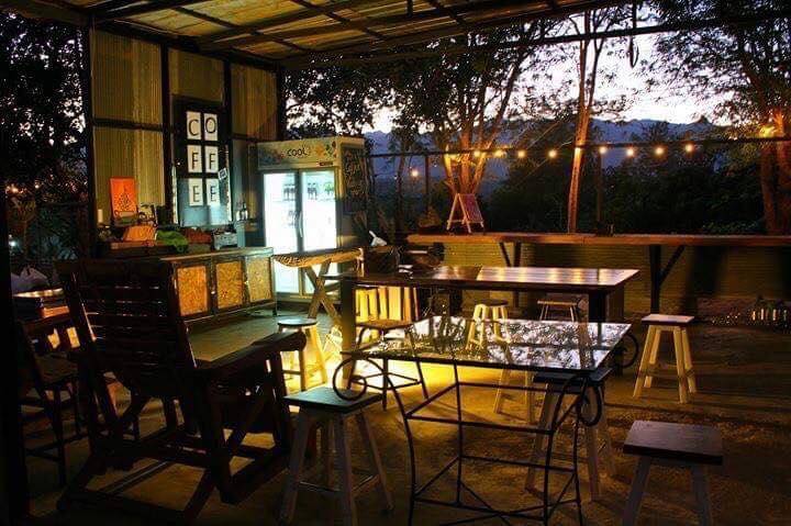 Slow Life Coffee Bar And Hostel Pai Bagian luar foto